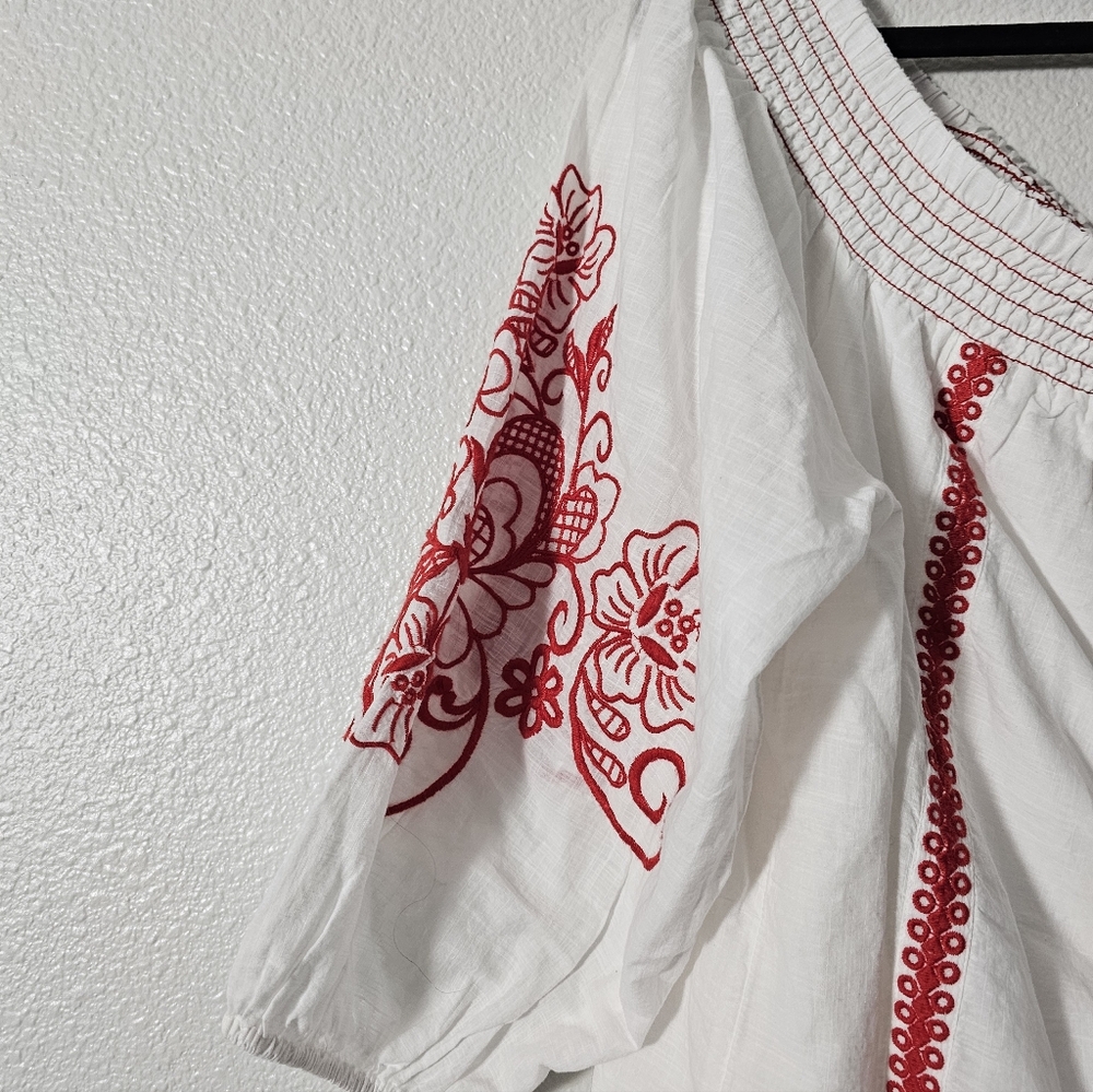 Off-Shoulder White Top with Red Embroidery Sz 18/20 - Picture 3 of 10